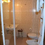 Hotel Lusi 3*