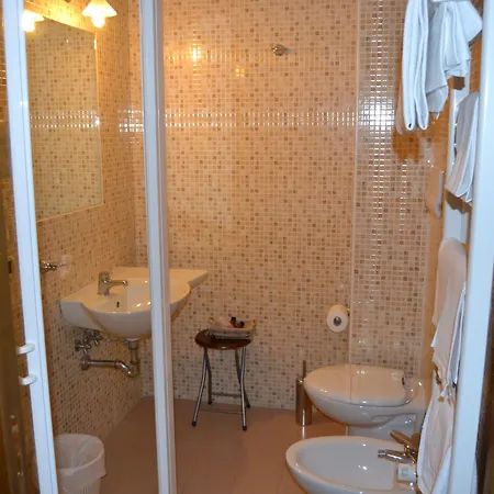 Hotel Lusi 3*