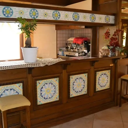 Lusi Hotel 3*