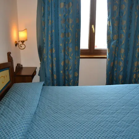 Lusi Hotel 3*