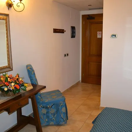 Hotel Lusi 3*