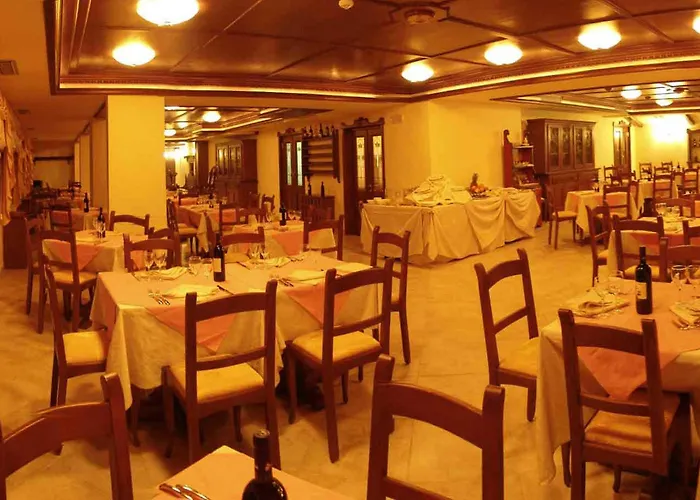 Lusi Отель Рокказаро